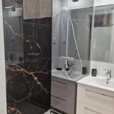 Appartement Falcon 2 *